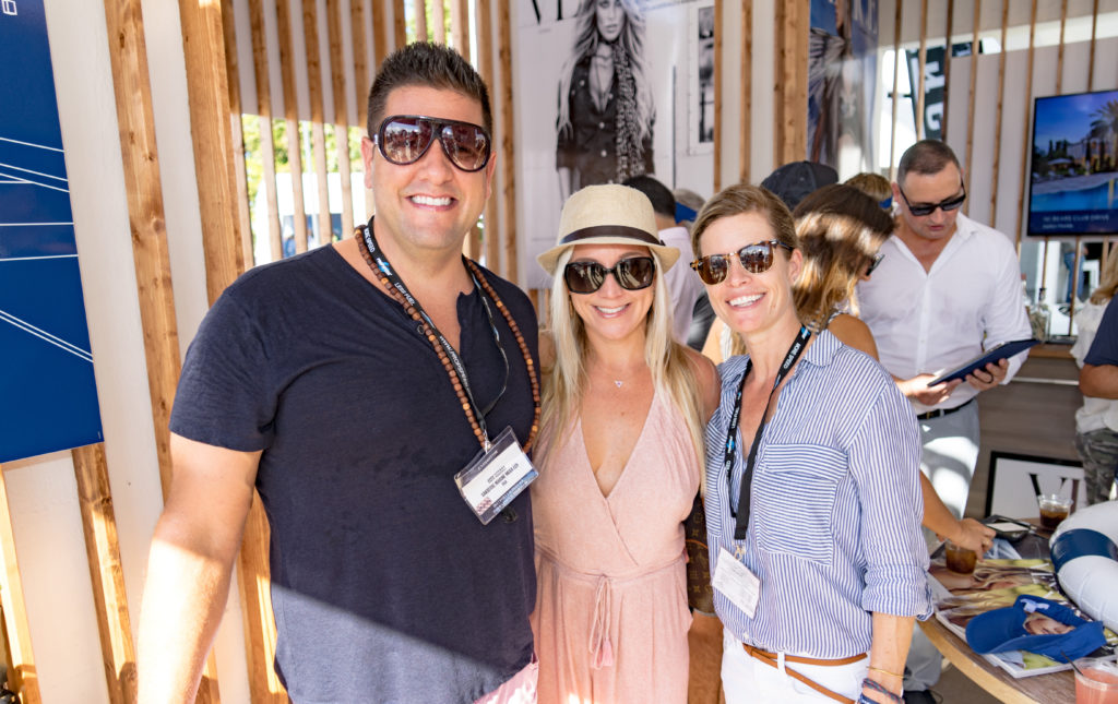 Jason-Melanchrino-Jen-abbott-lori-warriner-Venice-magazine-peroni-fort-lauderdale-international-boat-show-2017-sanlorenzo-yachts-lounge-one-sothebys-mionetto