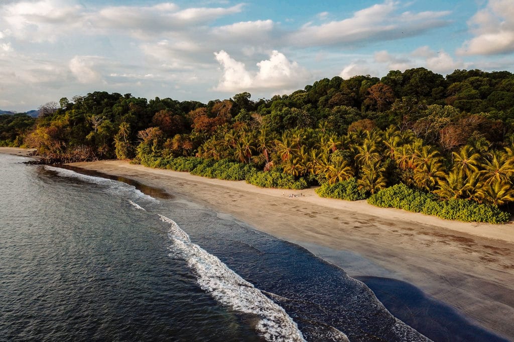 ISLA-PALENQUE-panama-lane-nieset-venice-magazine-beach